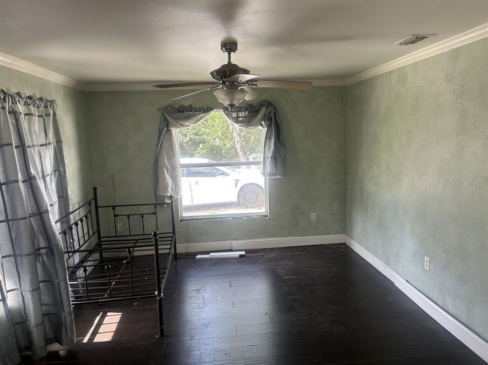 For Sale: $384,900 (3 beds, 3 baths, 2430 Square Feet)