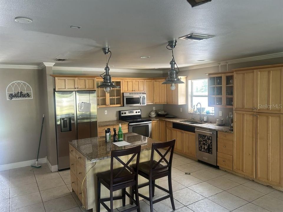 For Sale: $384,900 (3 beds, 3 baths, 2430 Square Feet)