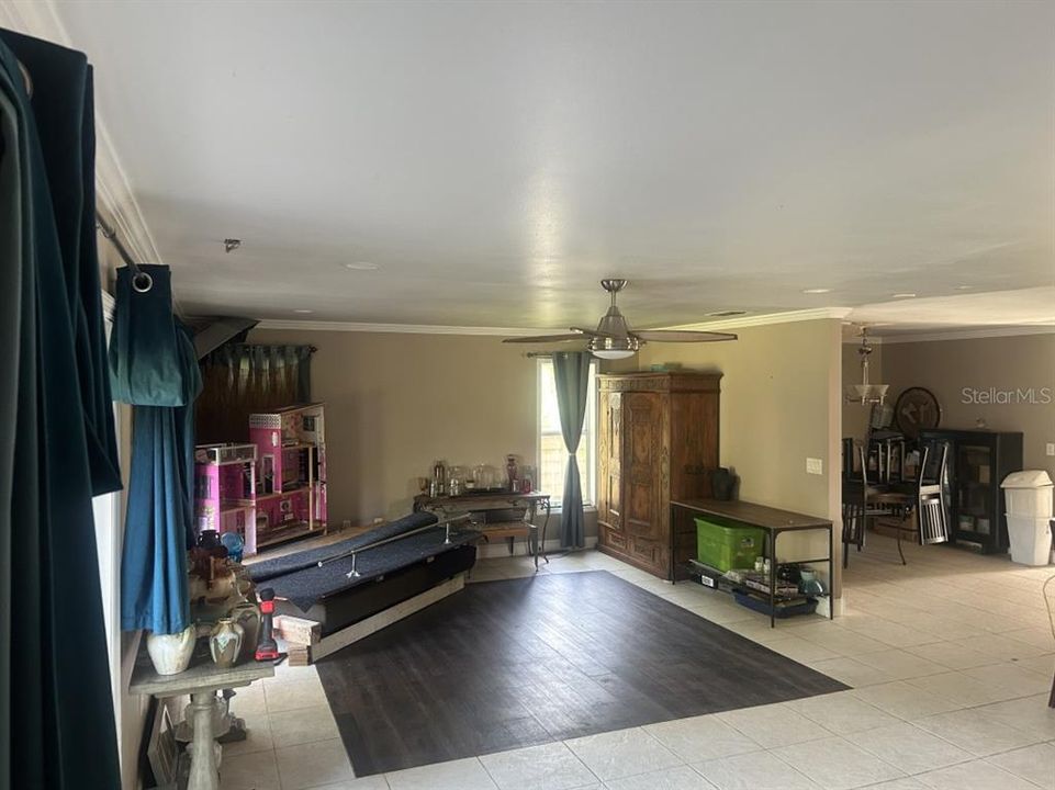 For Sale: $384,900 (3 beds, 3 baths, 2430 Square Feet)