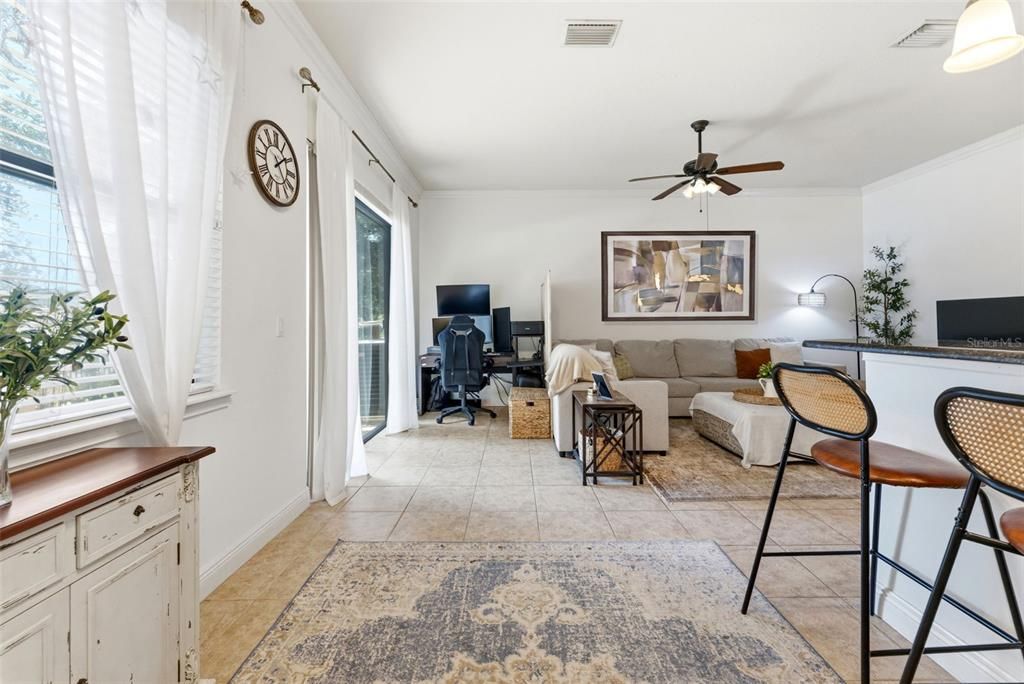 For Sale: $315,000 (3 beds, 2 baths, 1692 Square Feet)