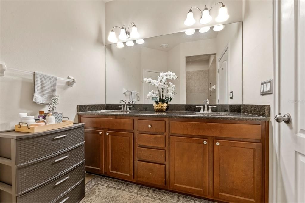 For Sale: $315,000 (3 beds, 2 baths, 1692 Square Feet)