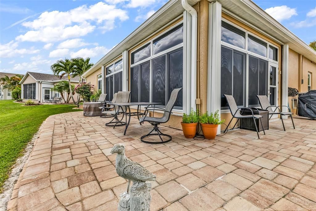 Под контрактом: $439,000 (3 спален, 2 ванн, 1690 Квадратных фут)
