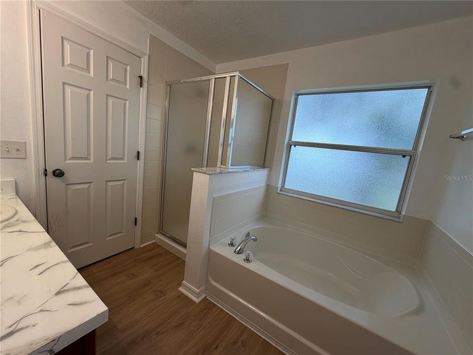 В аренду: $1,995 (2 спален, 2 ванн, 1386 Квадратных фут)