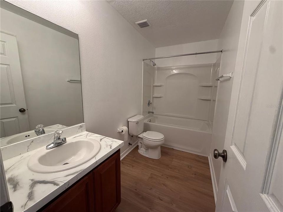 В аренду: $1,995 (2 спален, 2 ванн, 1386 Квадратных фут)