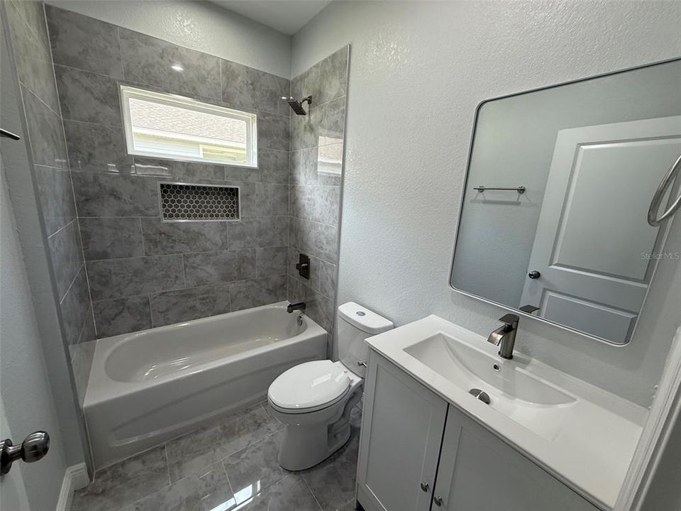 For Sale: $260,000 (3 beds, 2 baths, 1368 Square Feet)