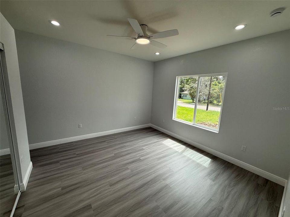 For Sale: $260,000 (3 beds, 2 baths, 1368 Square Feet)