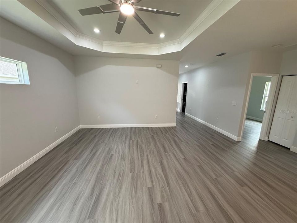 For Sale: $260,000 (3 beds, 2 baths, 1368 Square Feet)