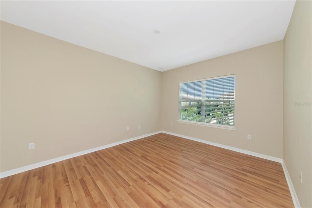 For Sale: $299,990 (2 beds, 2 baths, 1135 Square Feet)