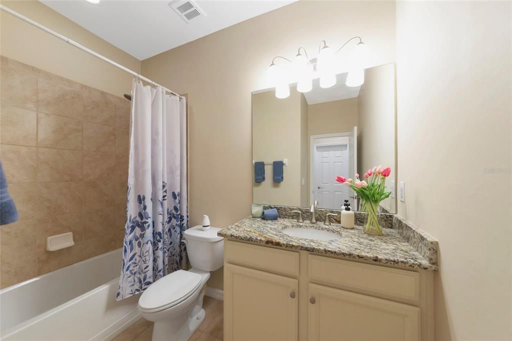 For Sale: $299,990 (2 beds, 2 baths, 1135 Square Feet)