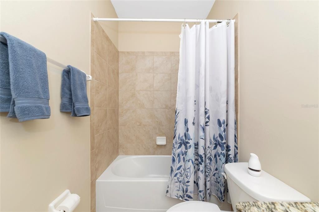 For Sale: $299,990 (2 beds, 2 baths, 1135 Square Feet)