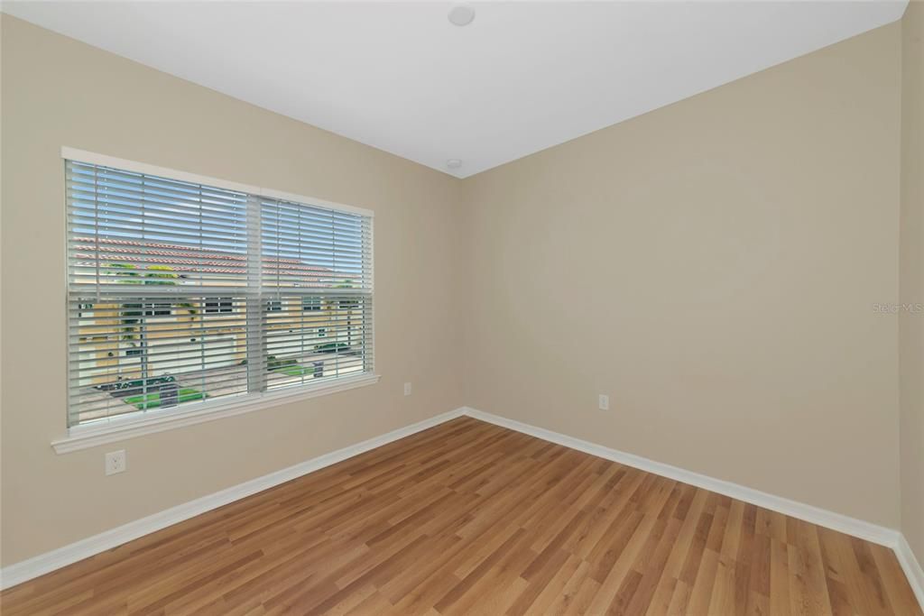For Sale: $299,990 (2 beds, 2 baths, 1135 Square Feet)