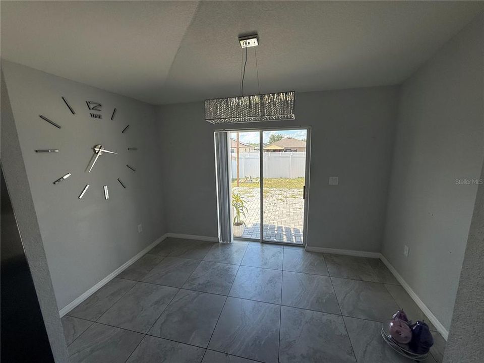 For Rent: $2,000 (4 beds, 2 baths, 1650 Square Feet)