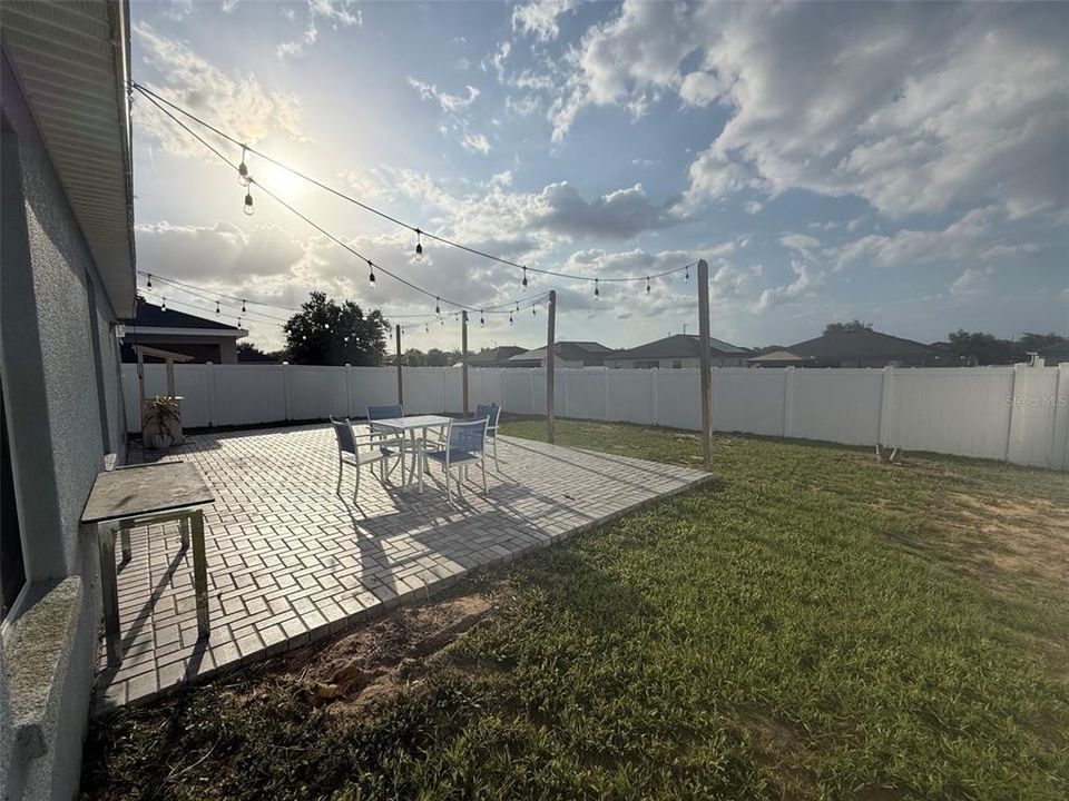 For Rent: $2,000 (4 beds, 2 baths, 1650 Square Feet)