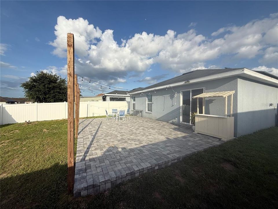 For Rent: $2,000 (4 beds, 2 baths, 1650 Square Feet)