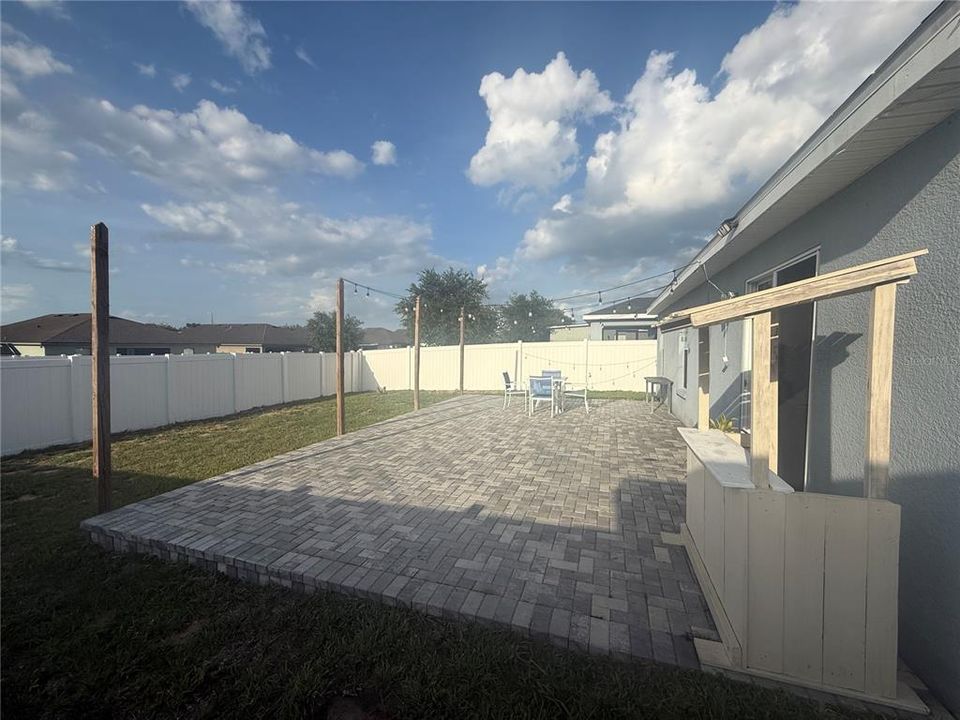For Rent: $2,000 (4 beds, 2 baths, 1650 Square Feet)