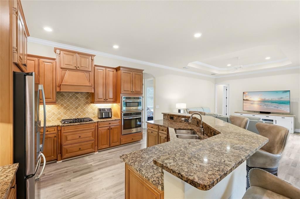 En Venta: $739,500 (4 camas, 3 baños, 2483 Pies cuadrados)