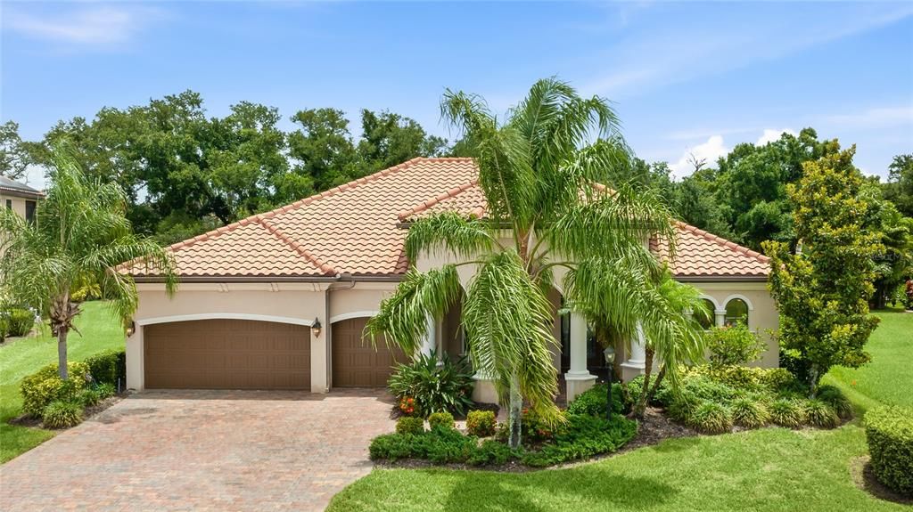 En Venta: $739,500 (4 camas, 3 baños, 2483 Pies cuadrados)
