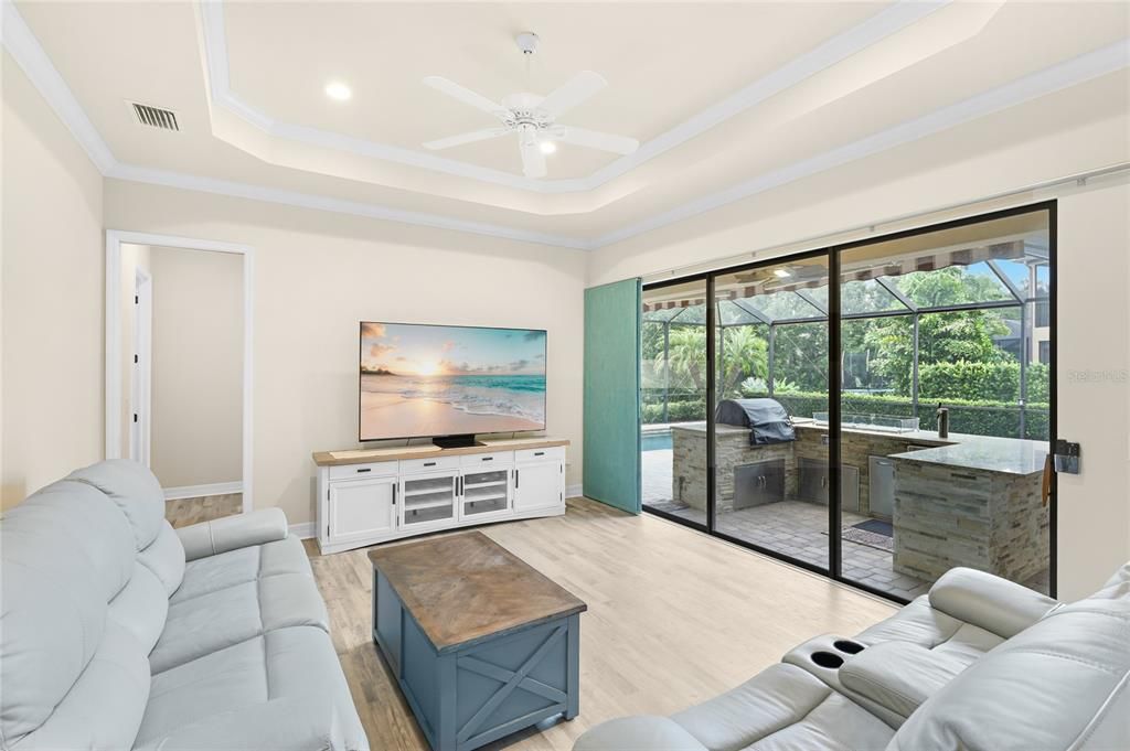 En Venta: $739,500 (4 camas, 3 baños, 2483 Pies cuadrados)