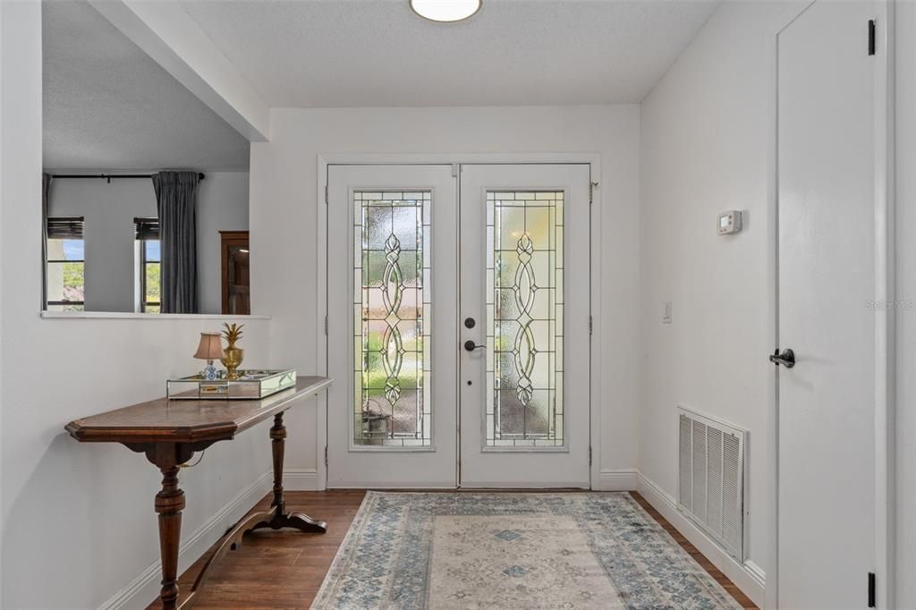 En Venta: $450,000 (4 camas, 2 baños, 2340 Pies cuadrados)