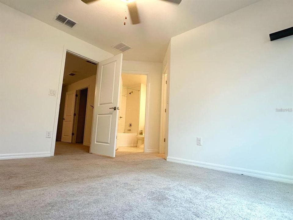 В аренду: $2,200 (2 спален, 2 ванн, 1513 Квадратных фут)