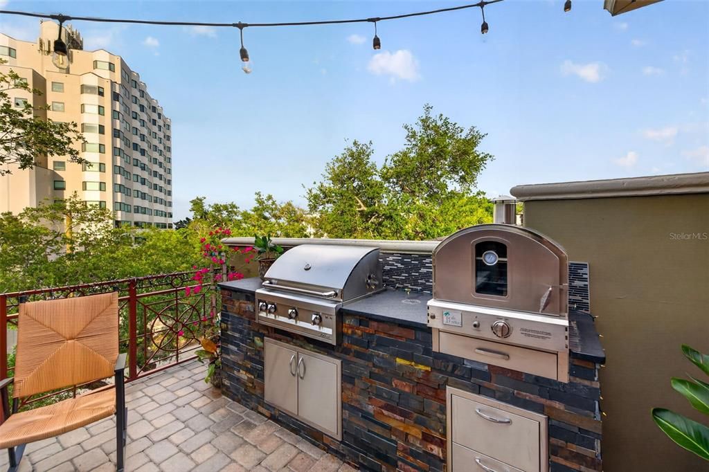 For Sale: $1,125,000 (3 beds, 3 baths, 2724 Square Feet)