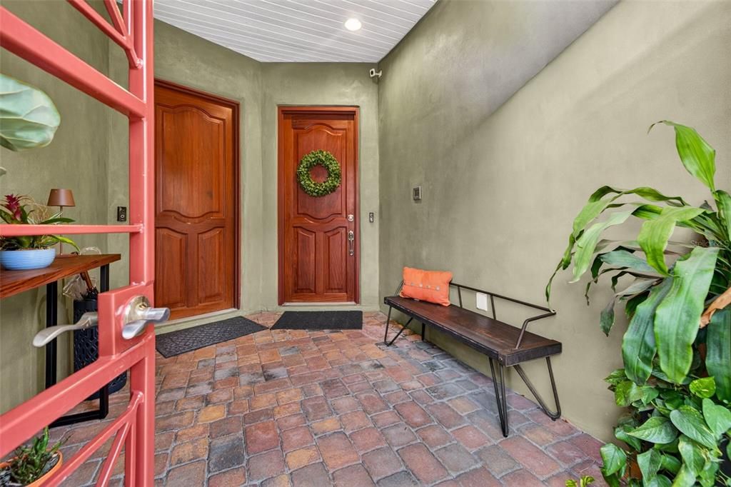 For Sale: $1,125,000 (3 beds, 3 baths, 2724 Square Feet)