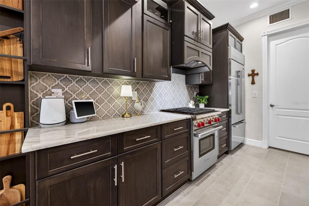 For Sale: $1,125,000 (3 beds, 3 baths, 2724 Square Feet)