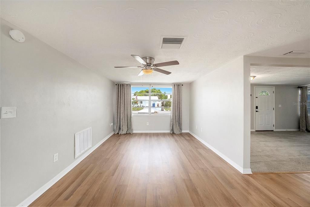 For Sale: $230,000 (2 beds, 2 baths, 1368 Square Feet)