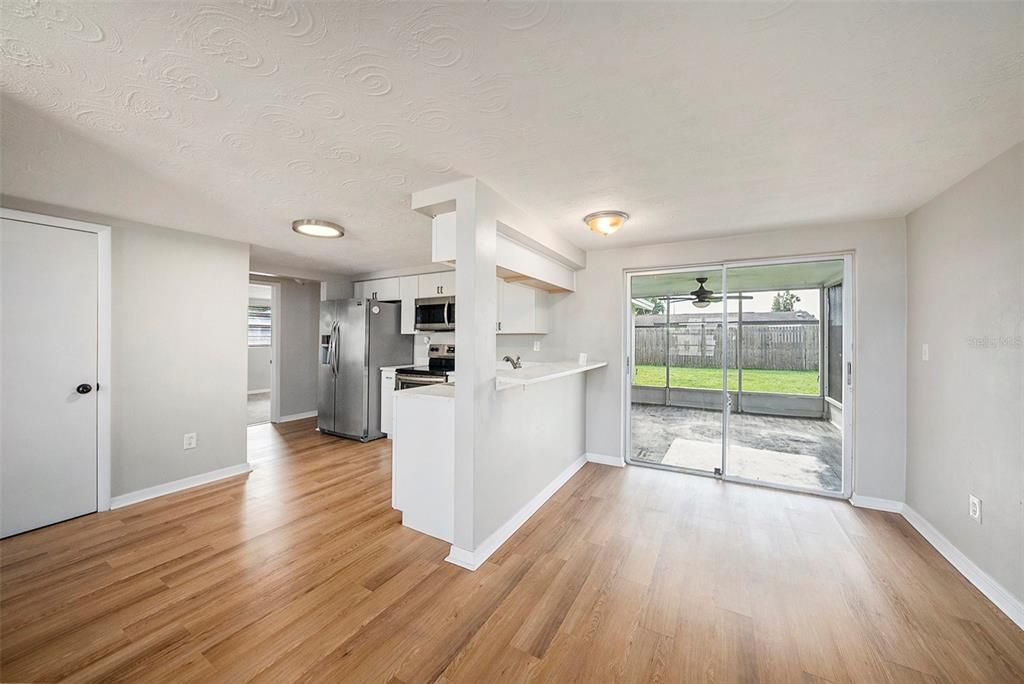 For Sale: $230,000 (2 beds, 2 baths, 1368 Square Feet)