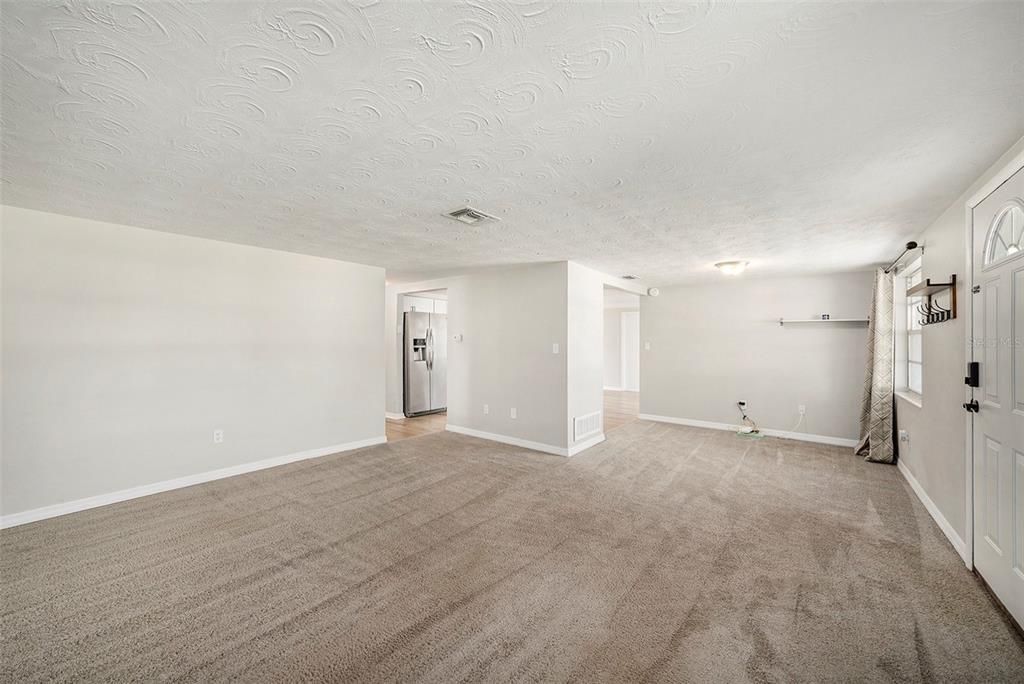For Sale: $230,000 (2 beds, 2 baths, 1368 Square Feet)