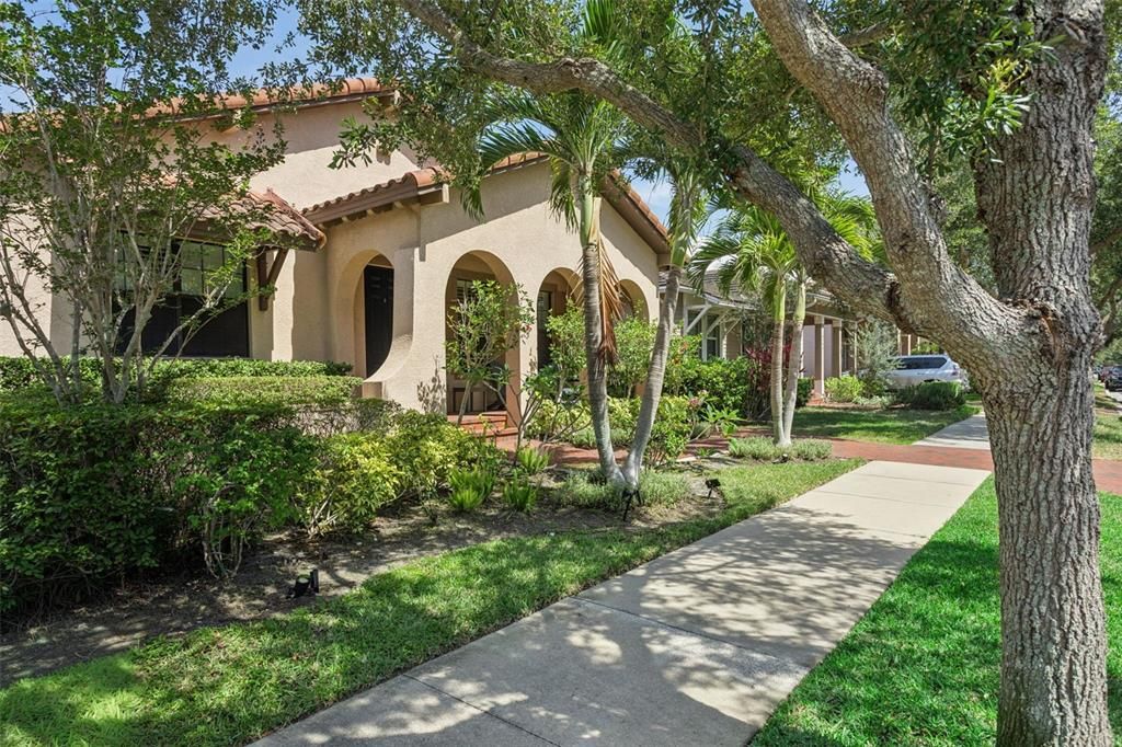En Venta: $1,250,000 (4 camas, 3 baños, 2665 Pies cuadrados)