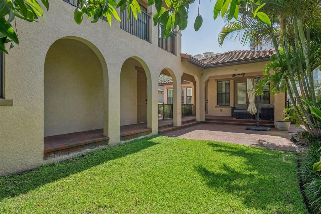 En Venta: $1,250,000 (4 camas, 3 baños, 2665 Pies cuadrados)