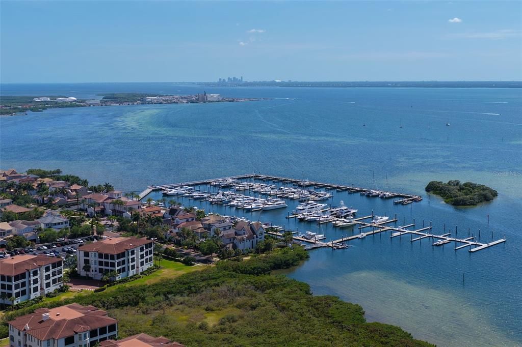 En Venta: $1,250,000 (4 camas, 3 baños, 2665 Pies cuadrados)