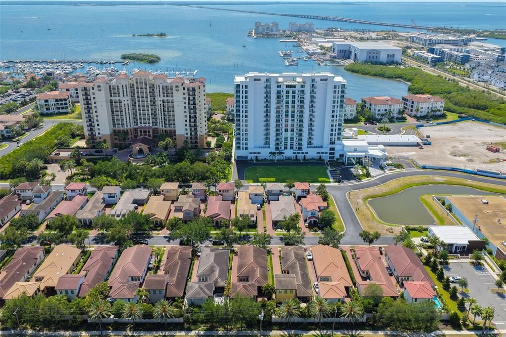 En Venta: $1,250,000 (4 camas, 3 baños, 2665 Pies cuadrados)