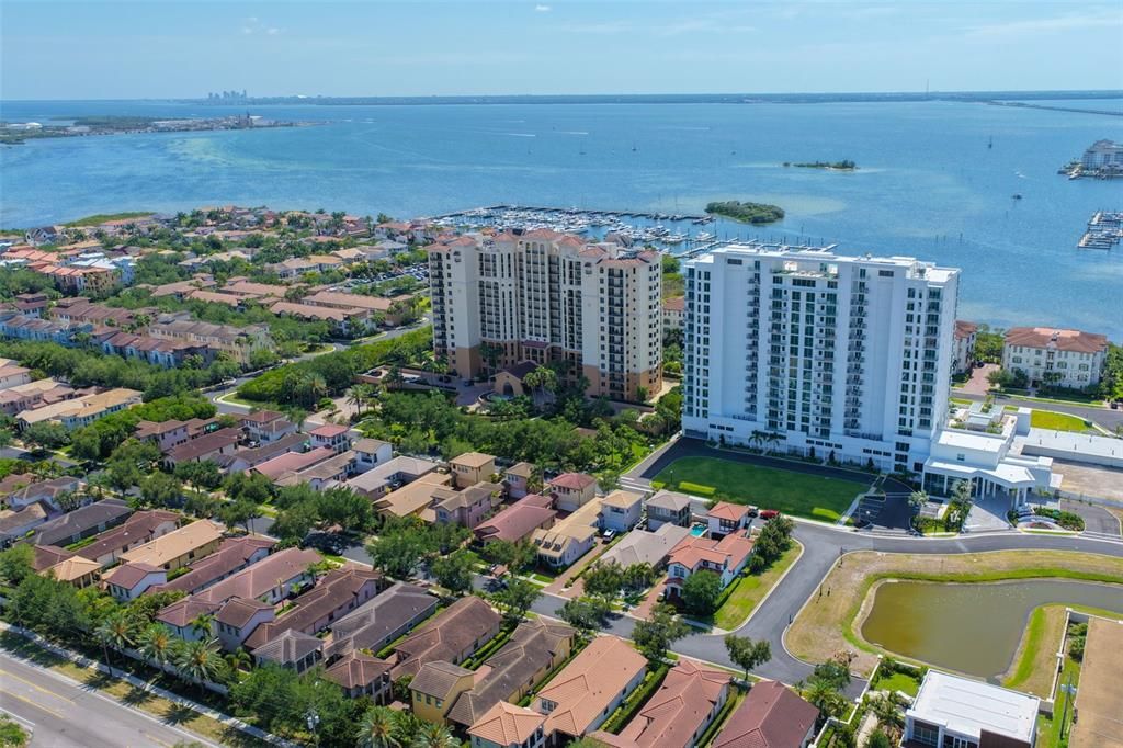 En Venta: $1,250,000 (4 camas, 3 baños, 2665 Pies cuadrados)