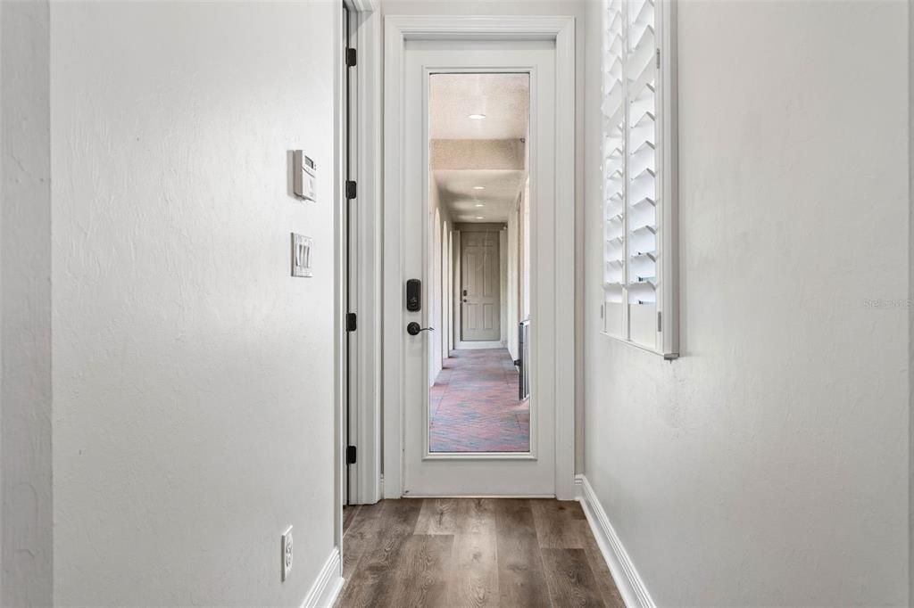 En Venta: $1,250,000 (4 camas, 3 baños, 2665 Pies cuadrados)