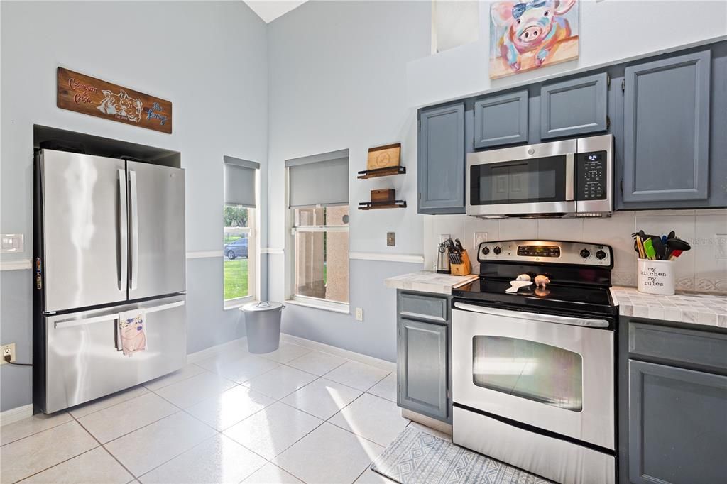 For Sale: $425,000 (3 beds, 2 baths, 1419 Square Feet)