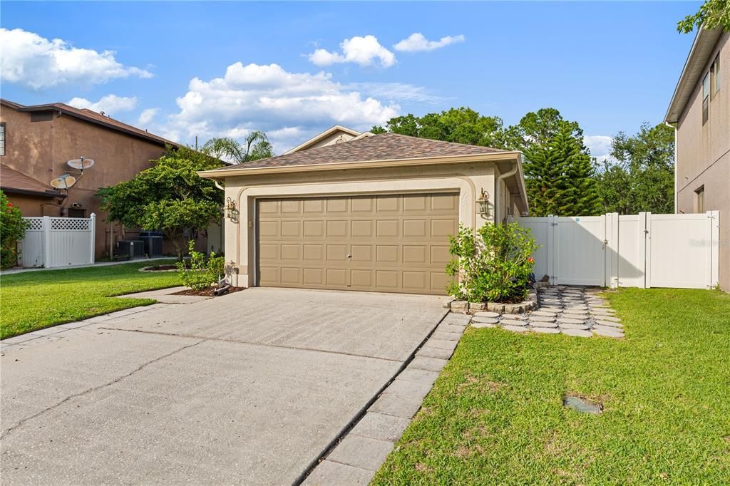 For Sale: $425,000 (3 beds, 2 baths, 1419 Square Feet)