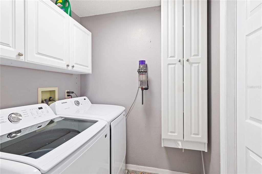 For Sale: $425,000 (3 beds, 2 baths, 1419 Square Feet)