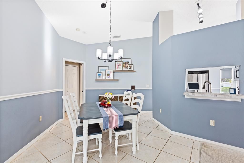 For Sale: $425,000 (3 beds, 2 baths, 1419 Square Feet)