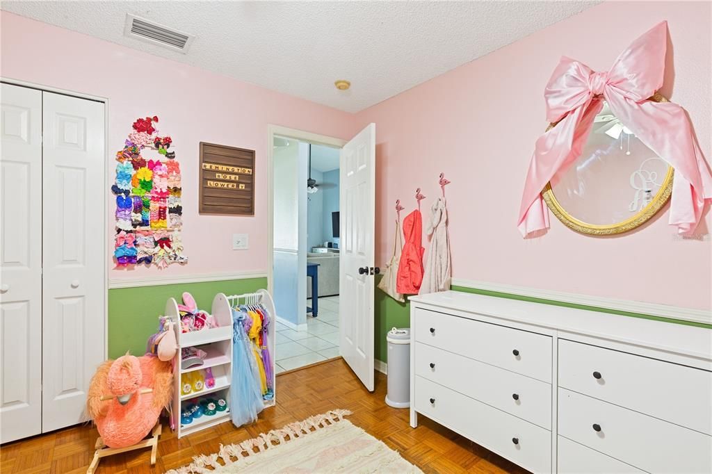 For Sale: $425,000 (3 beds, 2 baths, 1419 Square Feet)