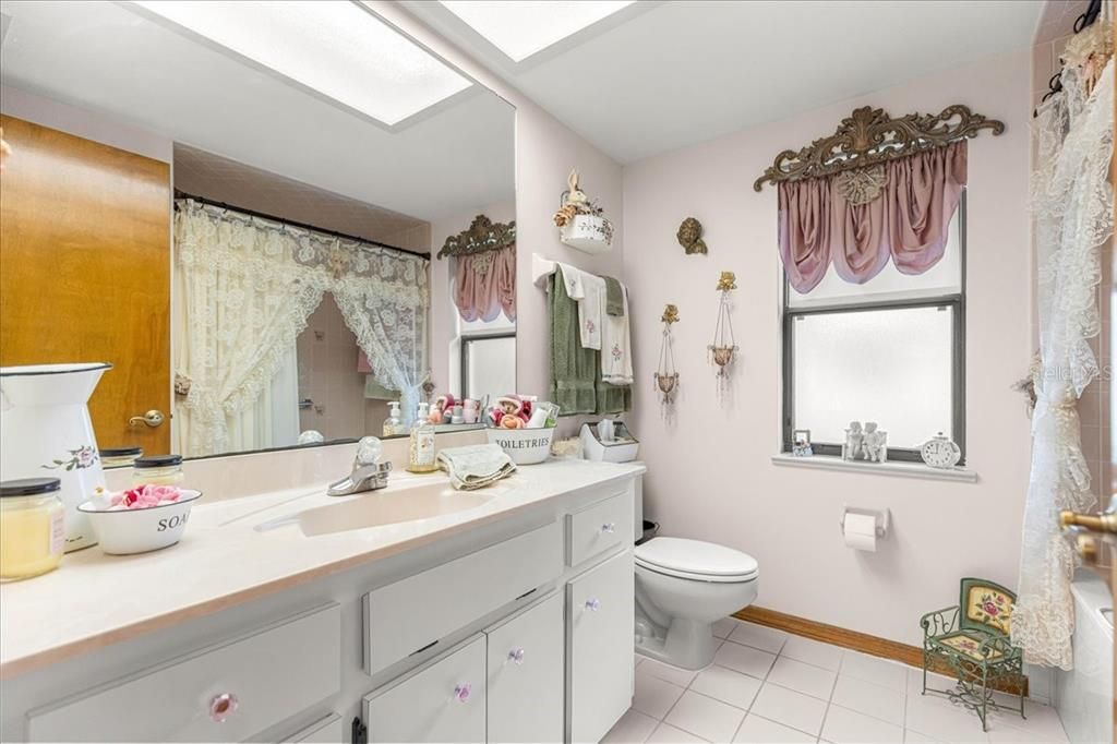 For Sale: $368,800 (3 beds, 2 baths, 1917 Square Feet)