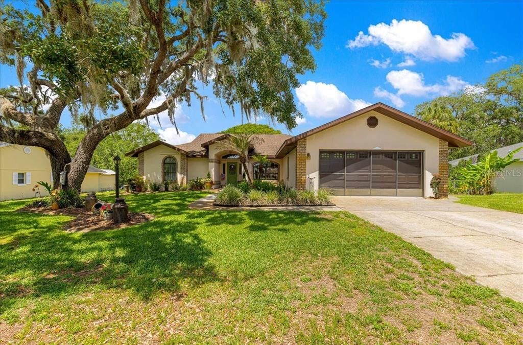 For Sale: $368,800 (3 beds, 2 baths, 1917 Square Feet)