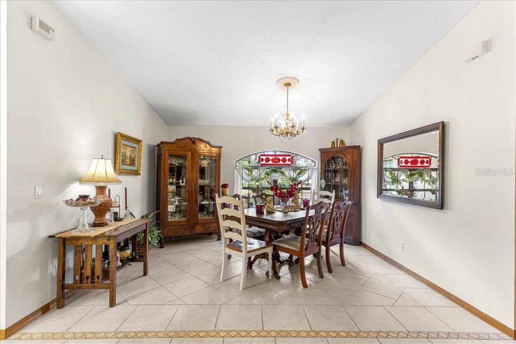 For Sale: $368,800 (3 beds, 2 baths, 1917 Square Feet)