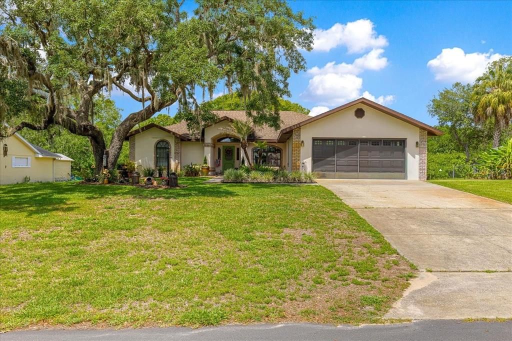 For Sale: $368,800 (3 beds, 2 baths, 1917 Square Feet)