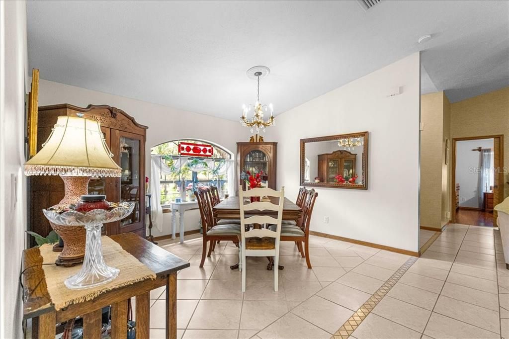 For Sale: $368,800 (3 beds, 2 baths, 1917 Square Feet)
