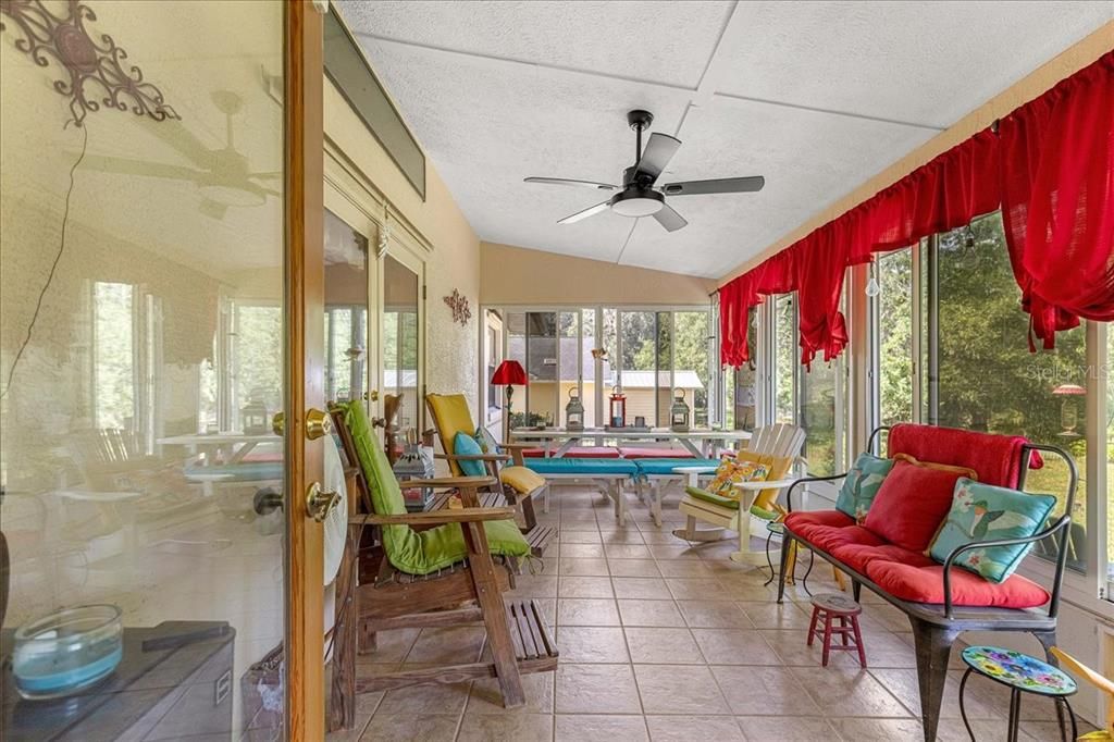 For Sale: $368,800 (3 beds, 2 baths, 1917 Square Feet)