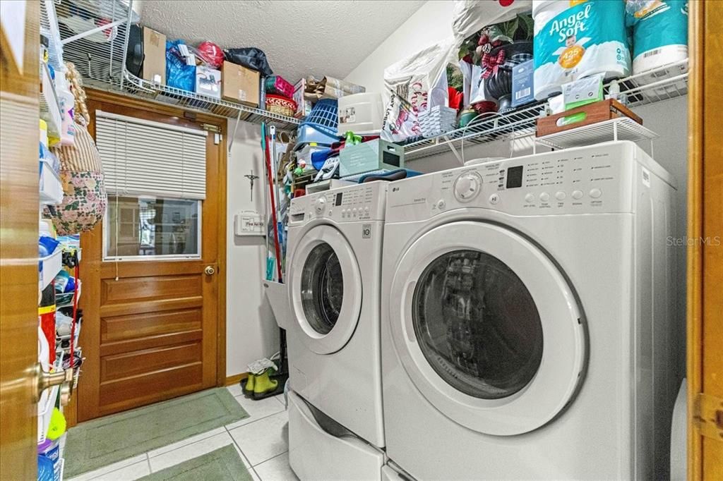 For Sale: $368,800 (3 beds, 2 baths, 1917 Square Feet)