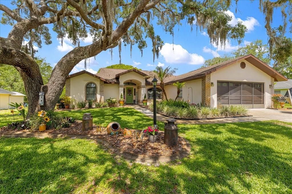 For Sale: $368,800 (3 beds, 2 baths, 1917 Square Feet)