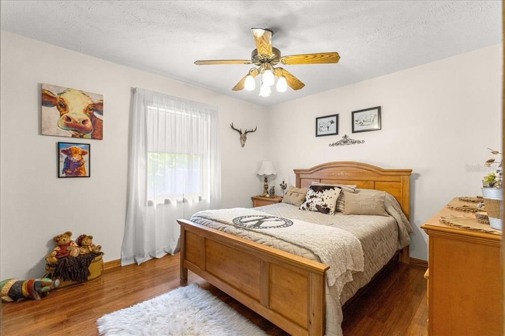 For Sale: $368,800 (3 beds, 2 baths, 1917 Square Feet)